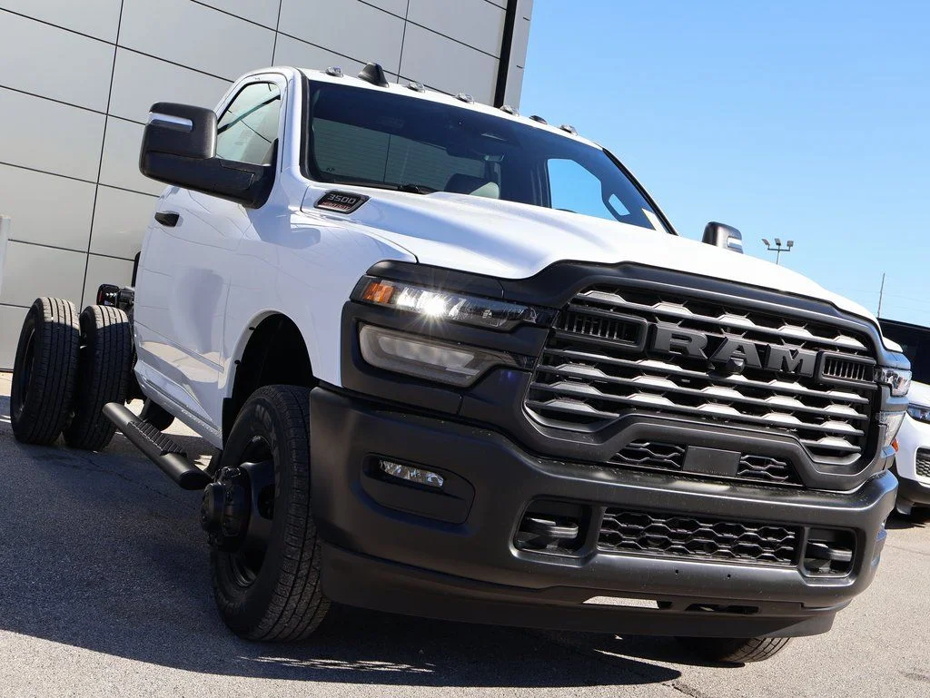 New 2026 Bright White Clearcoat RAM Tradesman image 6