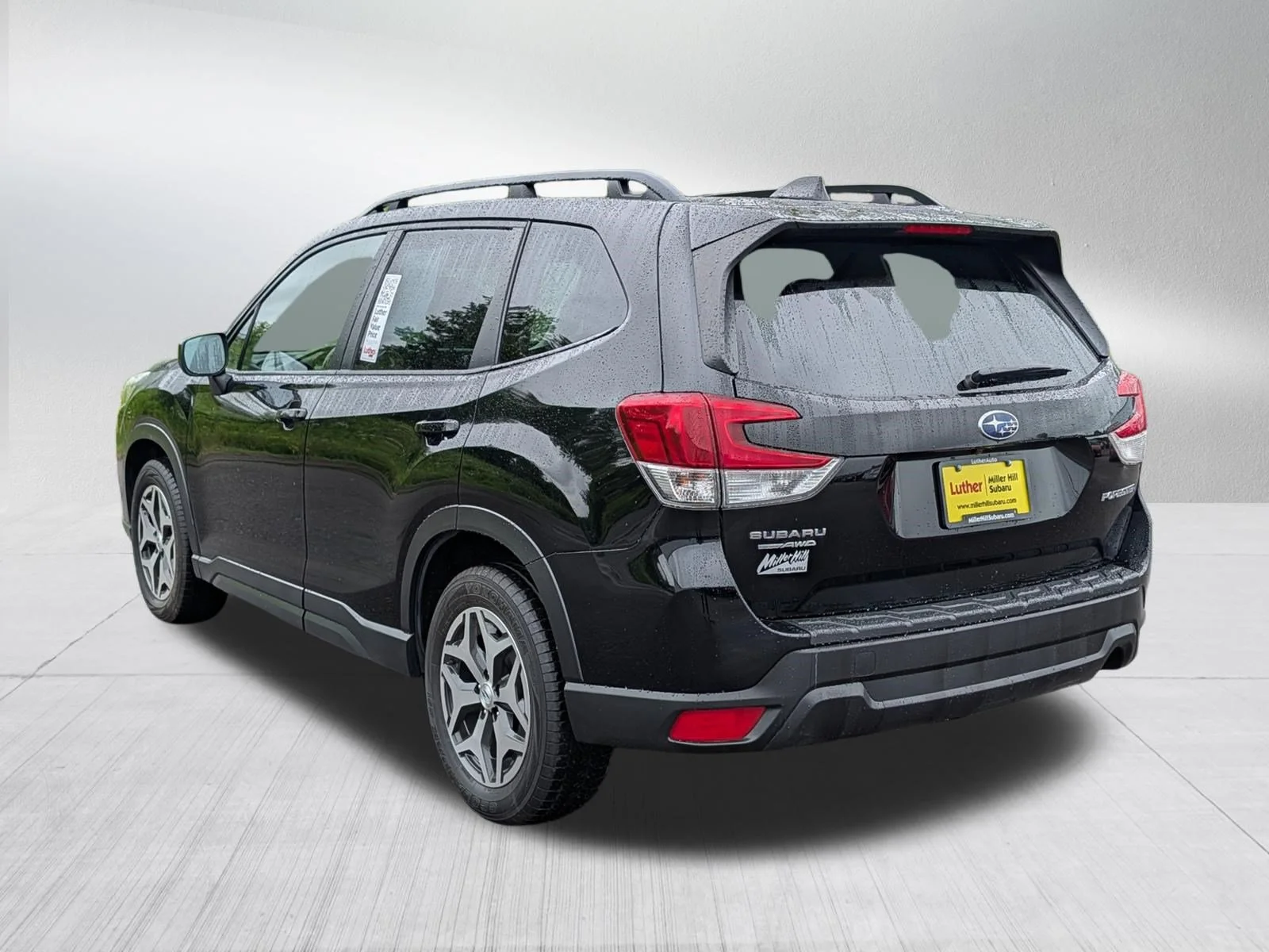 Used 2023 Crystal Black Silica Subaru Premium image 5