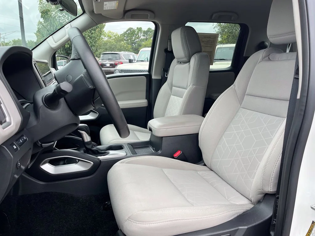 Used 2025 White Nissan SV image 21