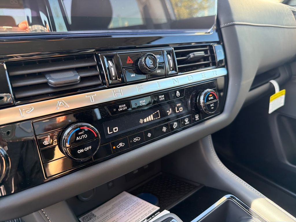 New 2026 Nissan Pathfinder SL 4D Sport Utility