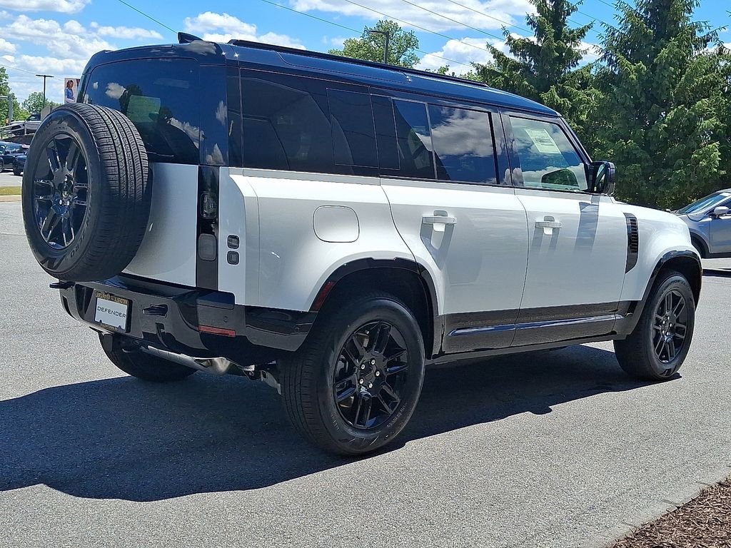 New 2026 Fuji White Land Rover X-Dynamic SE image 3