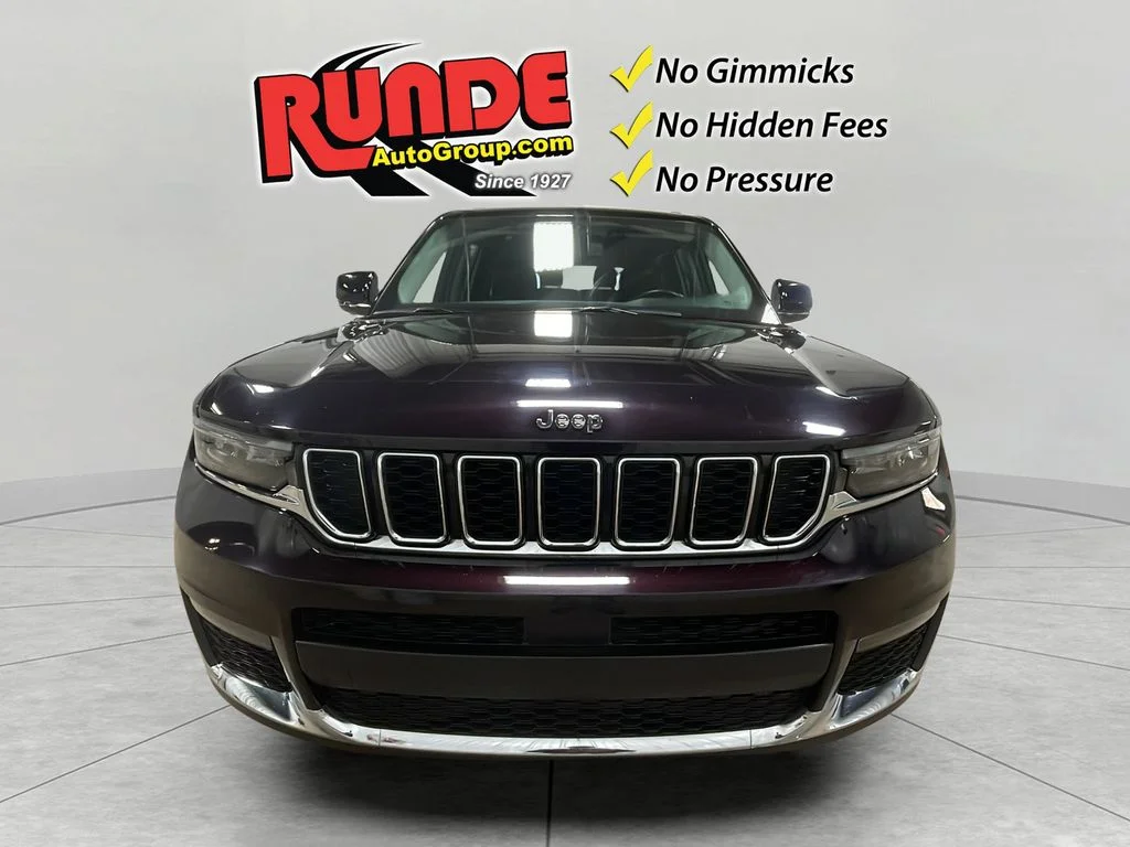 Used 2022 Ember Pearlcoat Jeep Limited image 8