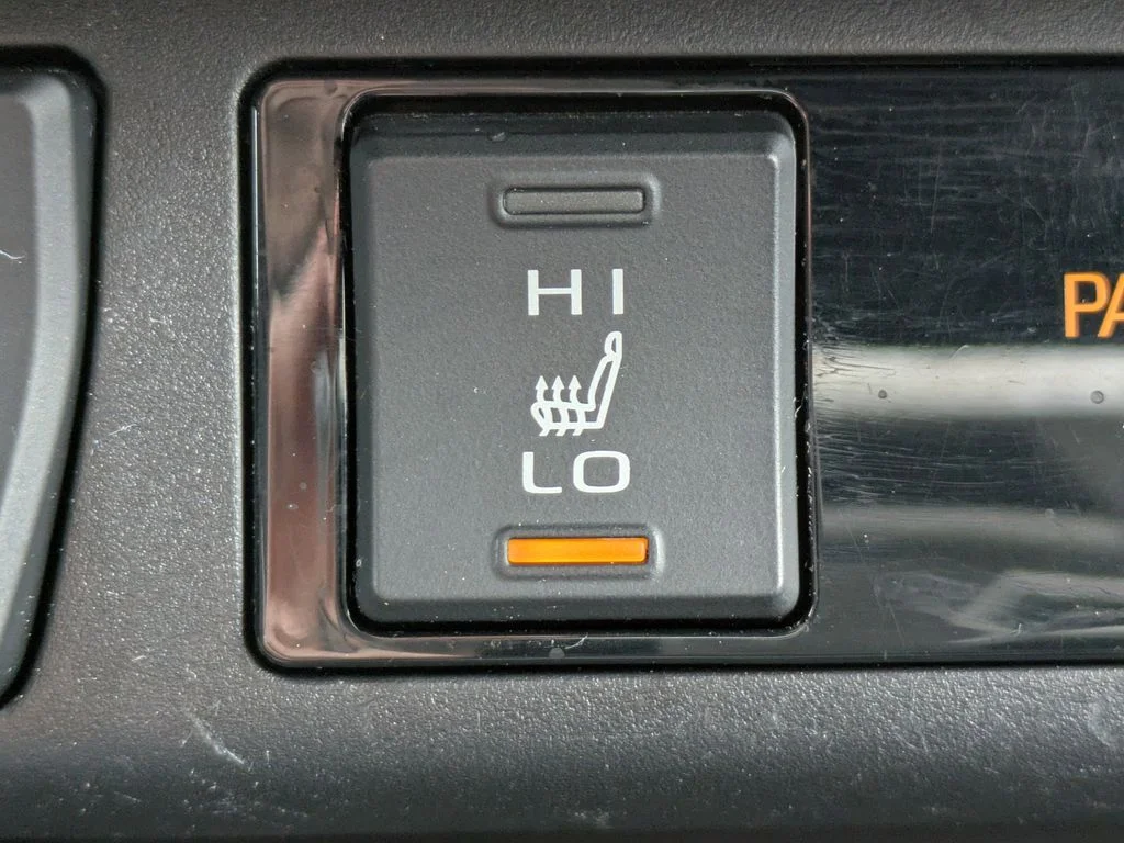 2022 Toyota RAV4 XSE - Photo 24