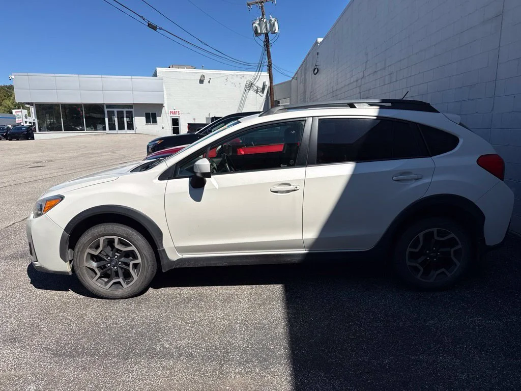 Used 2016 White Subaru 2.0i Premium image 4
