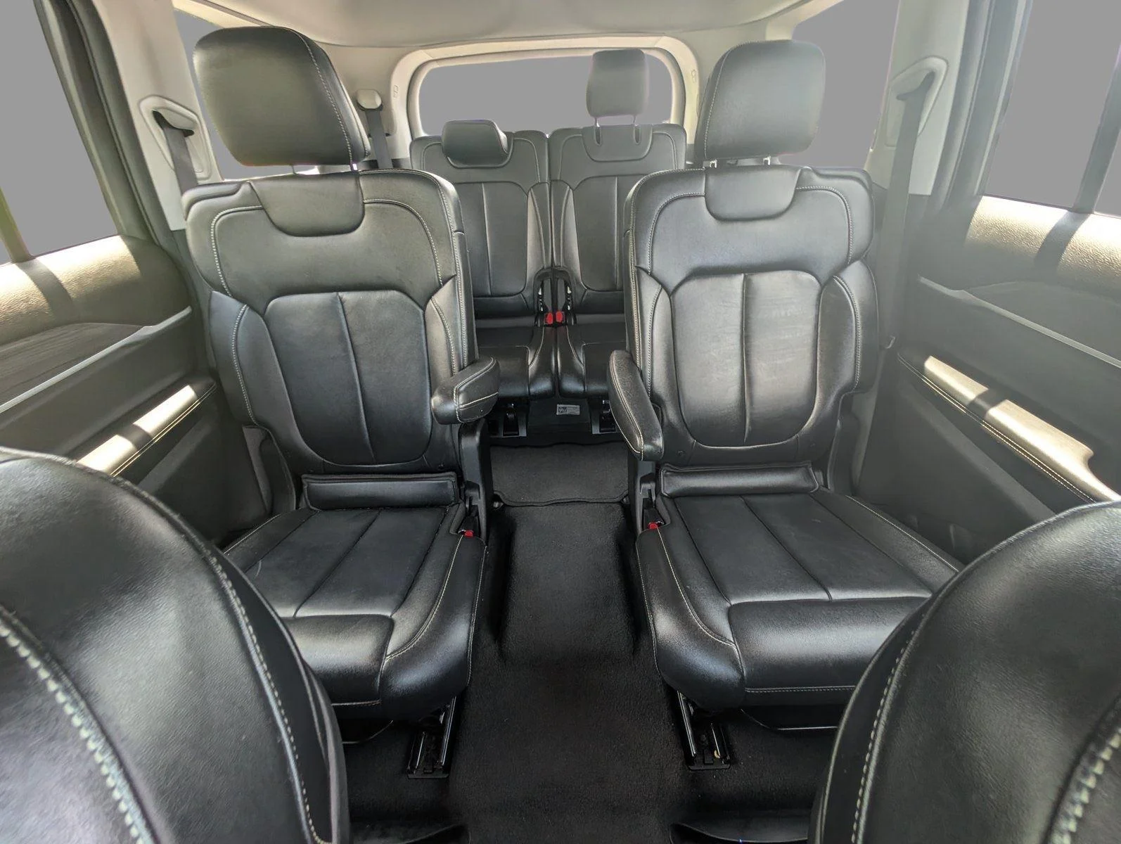 Used 2022 Rocky Mountain Pearlcoat Jeep Limited image 39