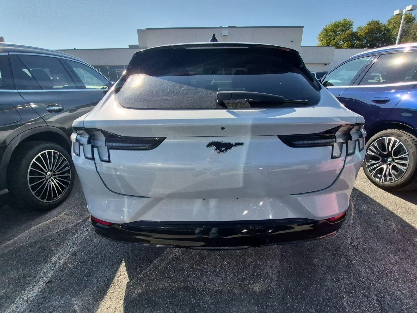 Used 2023 Space White Metallic Ford Premium image 3