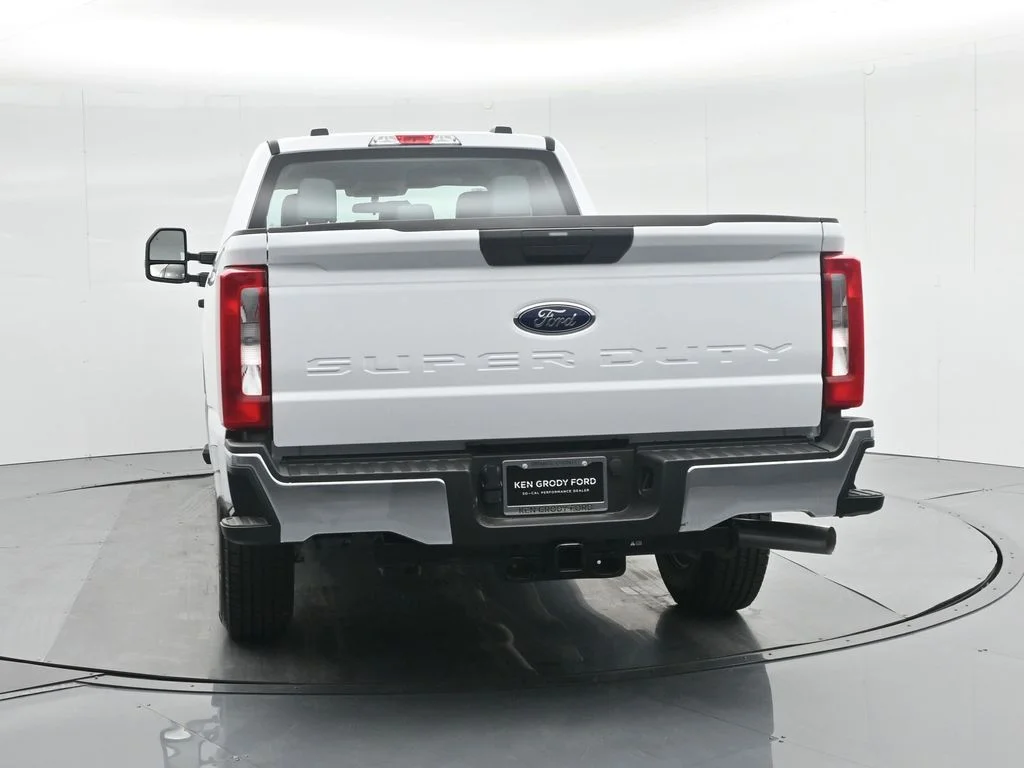 New 2026 Oxford White Ford XL image 30