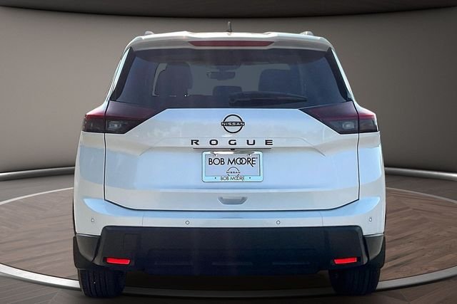 New 2026 Everest White Pearl TriCoat Nissan Dark Armor™ image 4