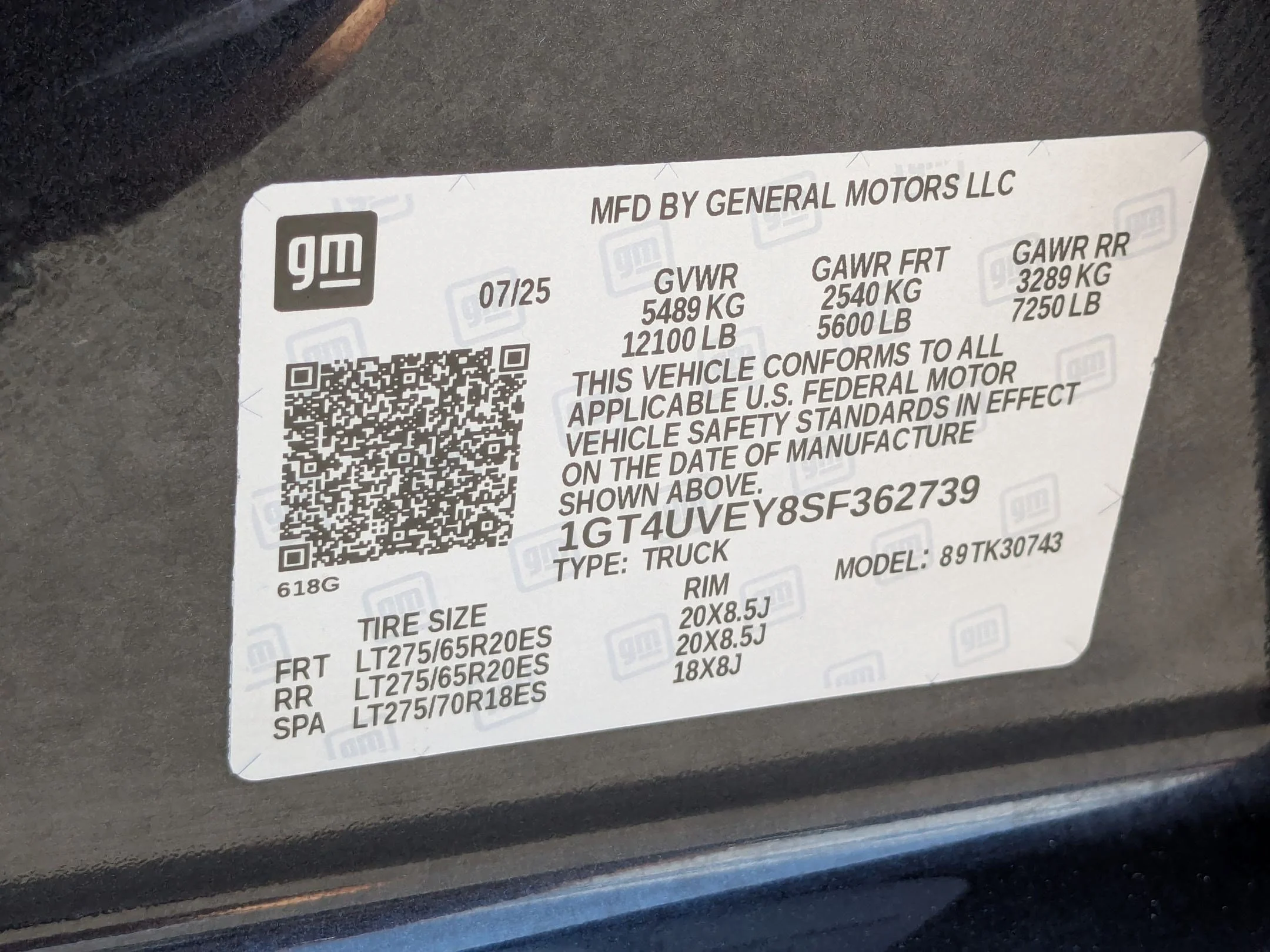 Used 2025 Titanium Rush Metallic GMC AT4 image 37