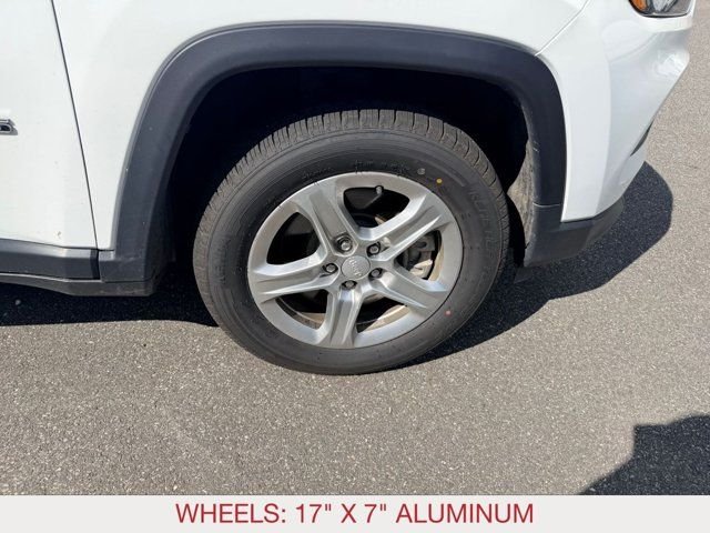 Used 2024 White Jeep Latitude image 8