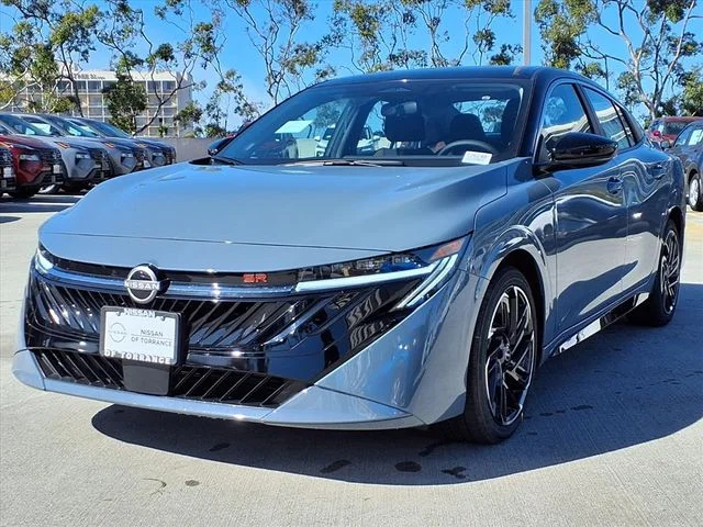 New 2026 Atlantic Gray Metallic / Super Black Two-tone Nissan SR image 3