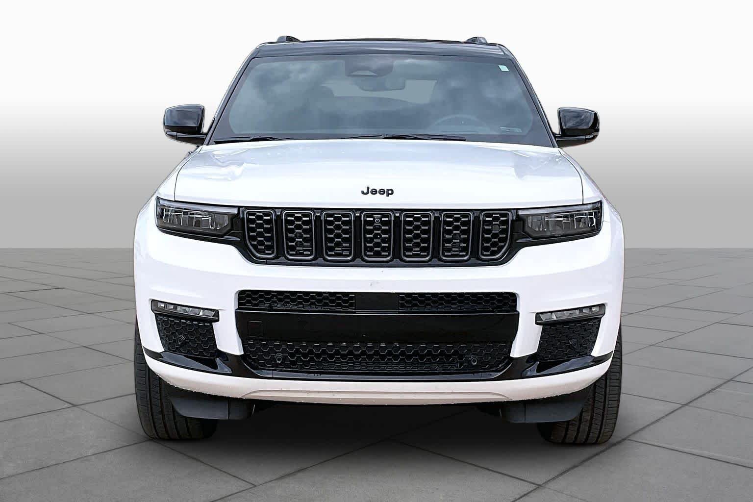 Used 2025 Bright White Clearcoat Jeep Summit Reserve image 4