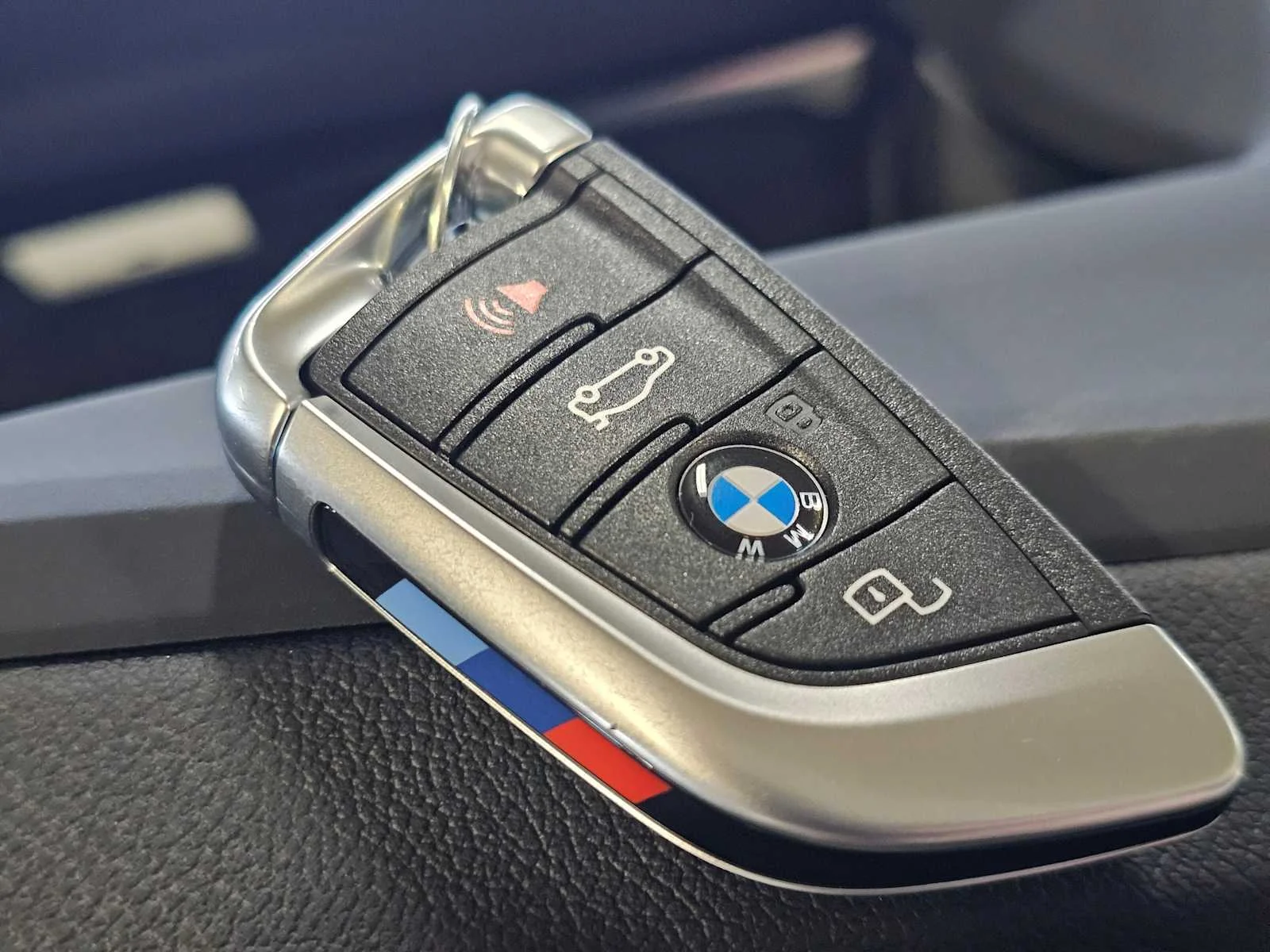 New 2026 Toronto Red Metallic BMW Competition xDrive image 38