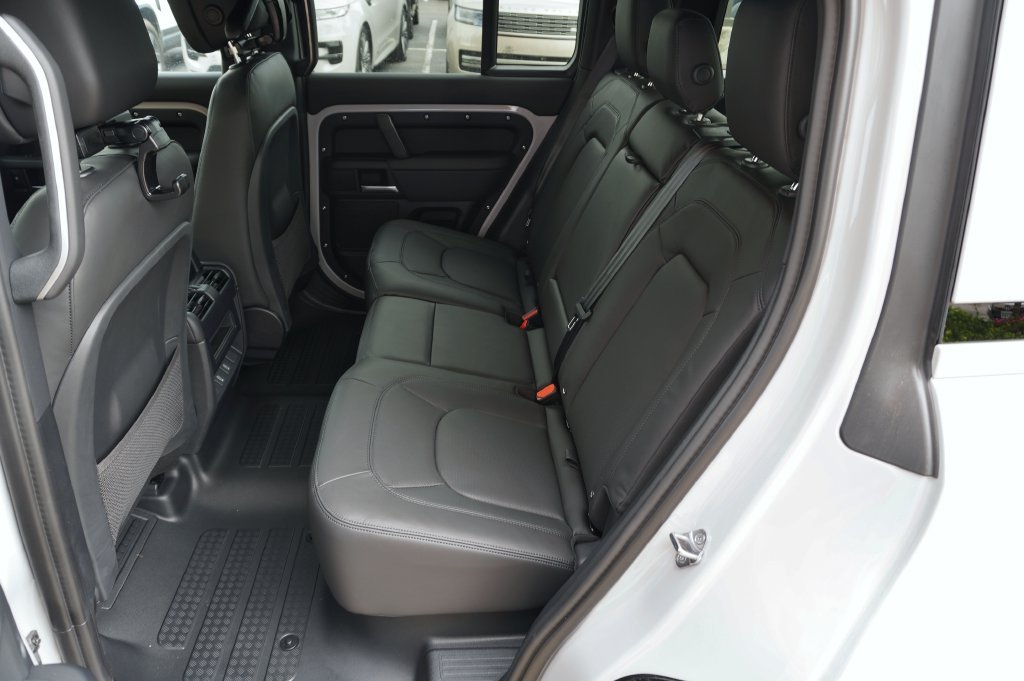 New 2026 Borasco Grey Land Rover X-Dynamic SE image 27