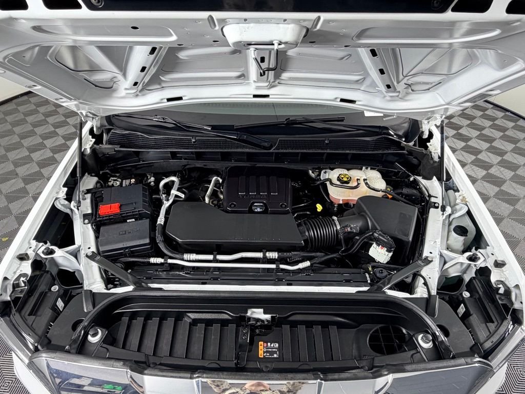 Certified Used 2023 White GMC Pro image 34