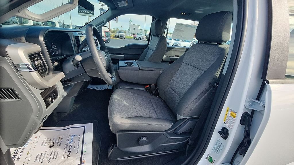 New 2026 Oxford White Ford F-250® XL image 15
