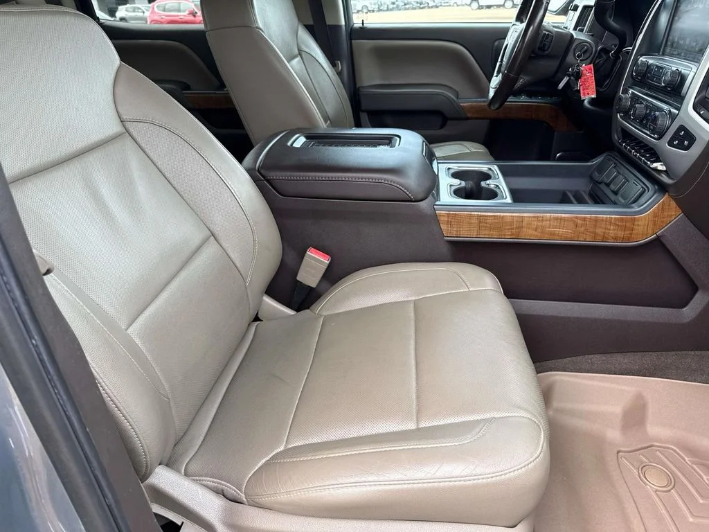 Used 2017 Gray GMC SLT image 22