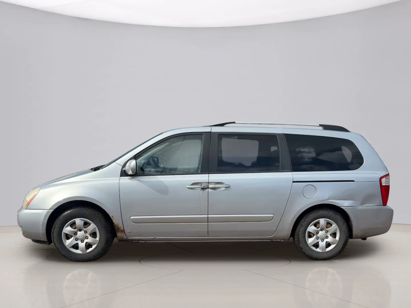 Used 2009 Silver Kia VAN image 2