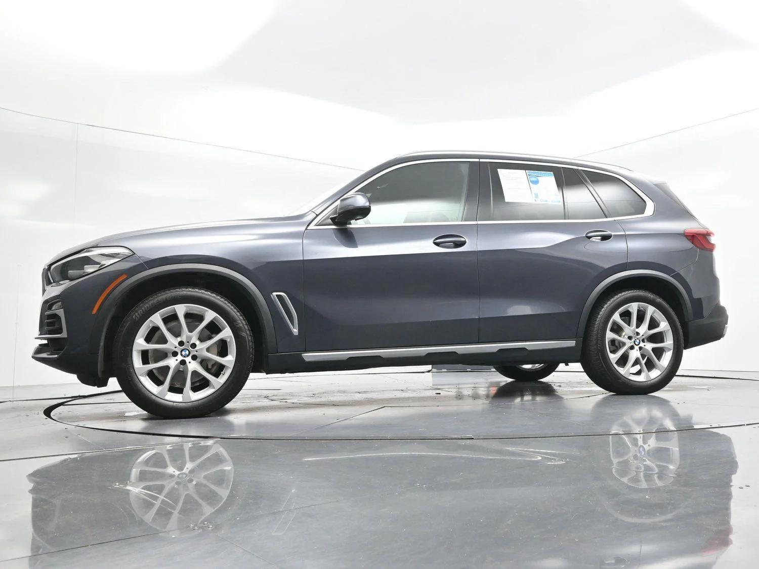 Used 2019 Arctic Gray Metallic BMW xDrive40i image 56