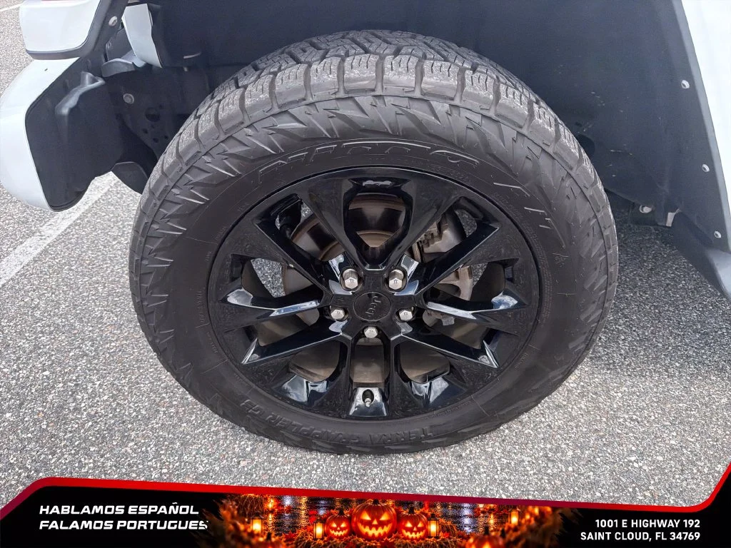 Used 2022 White Jeep High Altitude image 10