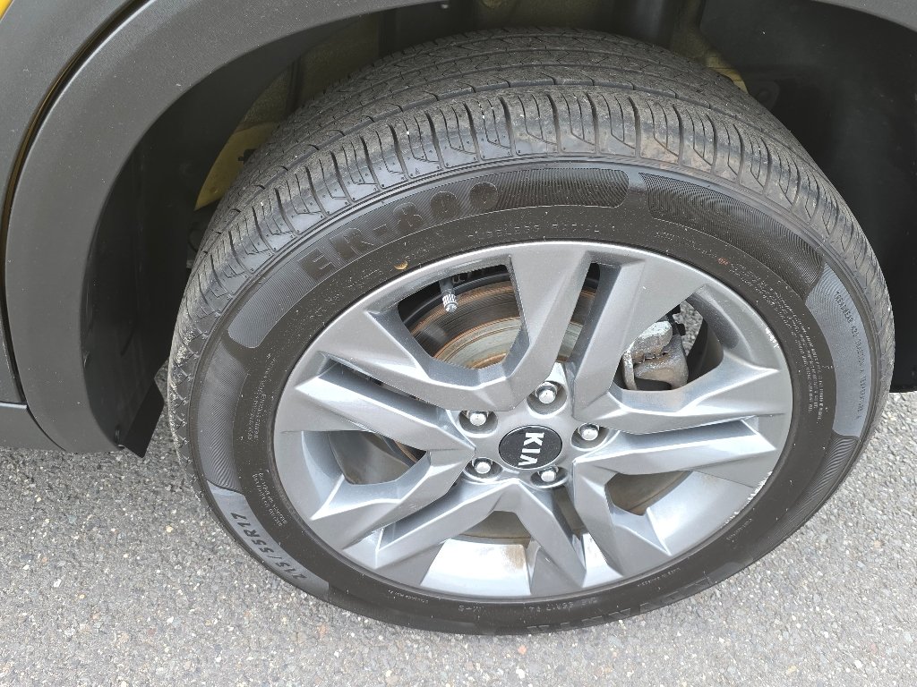 Used 2021 Starbright Yellow/Black Roof Kia S image 6
