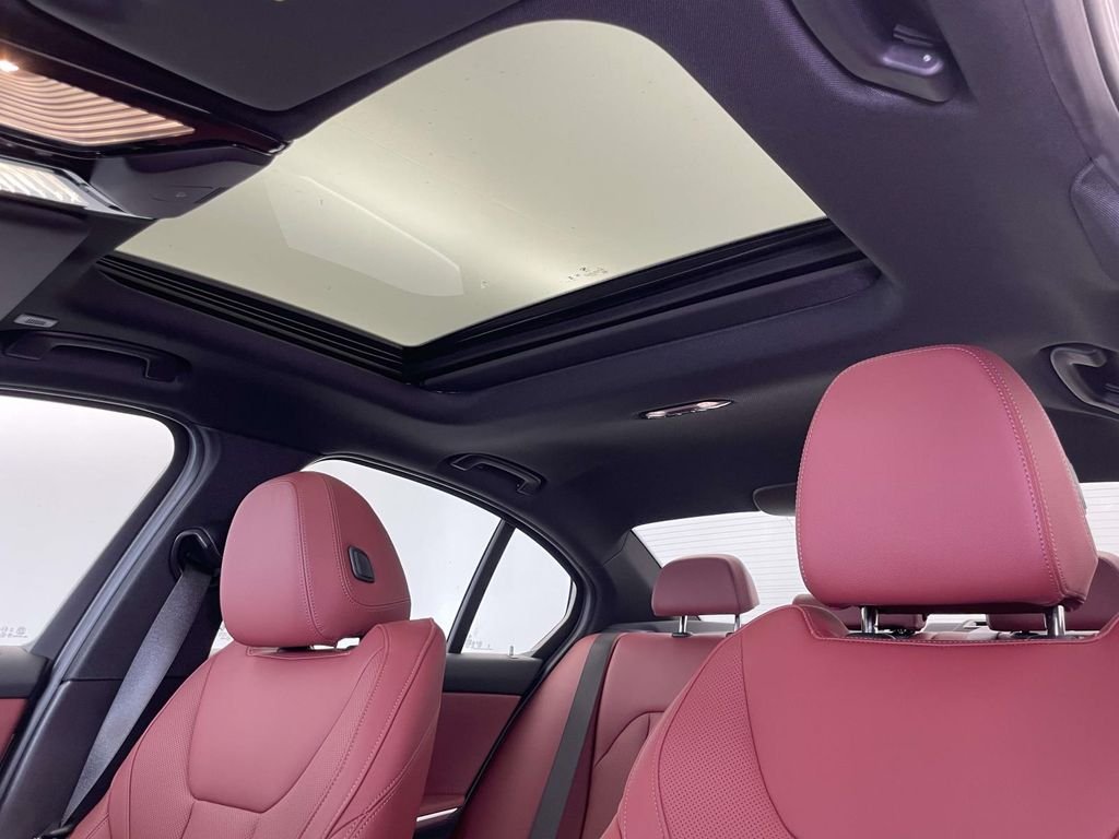 2025 BMW 3 Series 330i - Photo 15