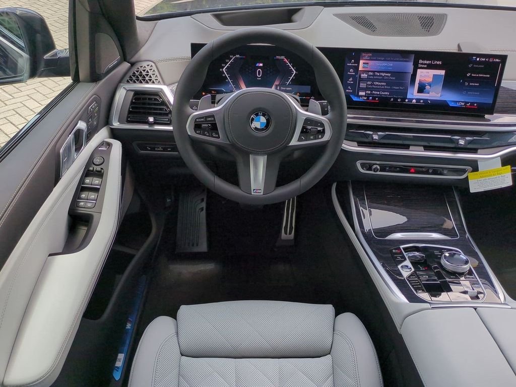 New 2027 Tanzanite Blue II Metallic BMW xDrive40i image 16