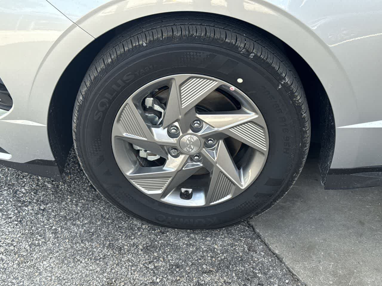 New 2026 Aero Silver Hyundai SE image 11