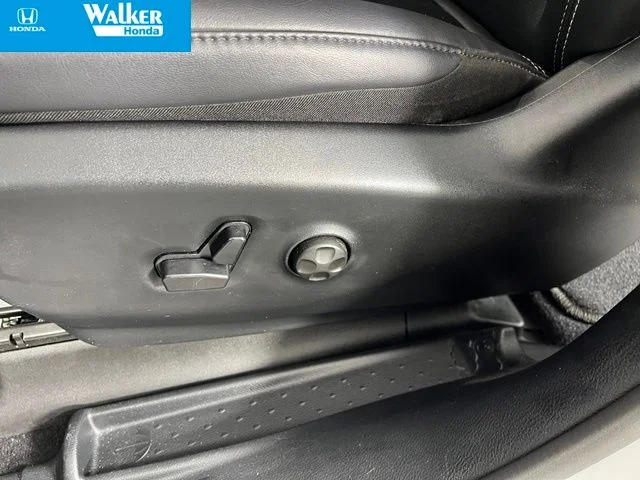 2025 Chrysler Pacifica Select - Photo 21