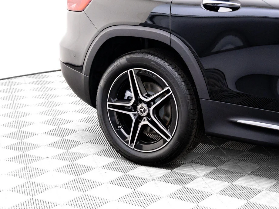New 2026 Black Mercedes-Benz GLB 250 image 39