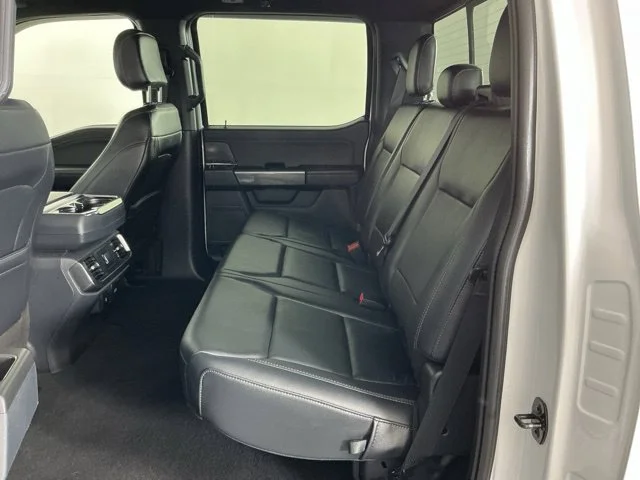 Used 2023 Oxford White Ford XLT image 28
