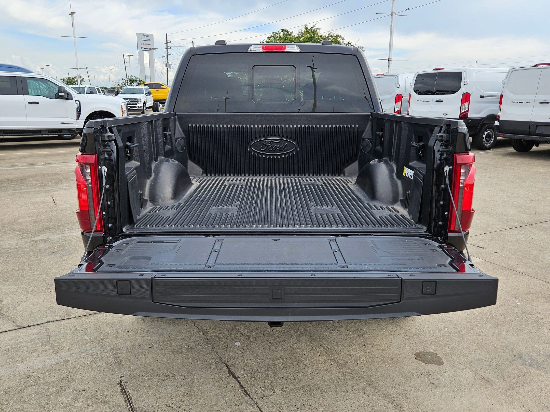 Used 2024 Blue Ford XLT image 28