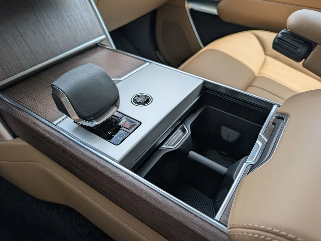 New 2026 Charente Grey Land Rover SE image 18