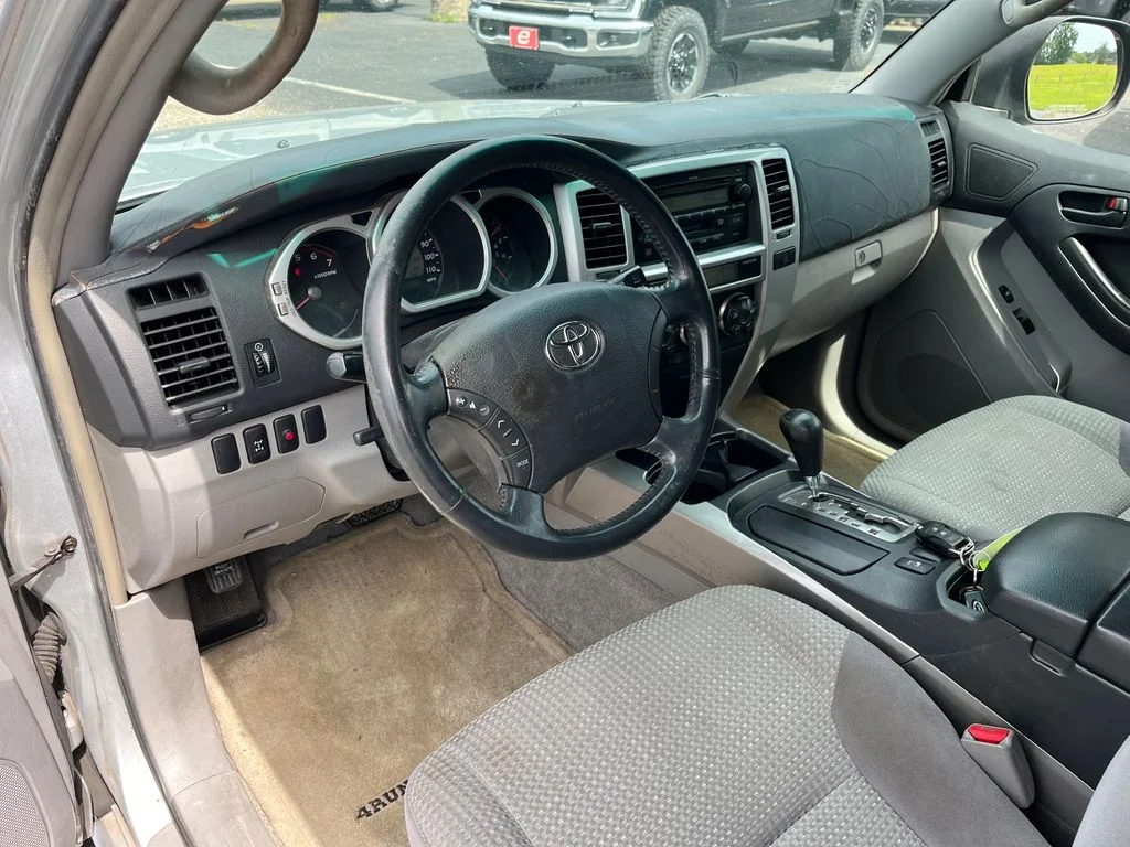Used 2004 Titanium Metallic Toyota SR5 image 7