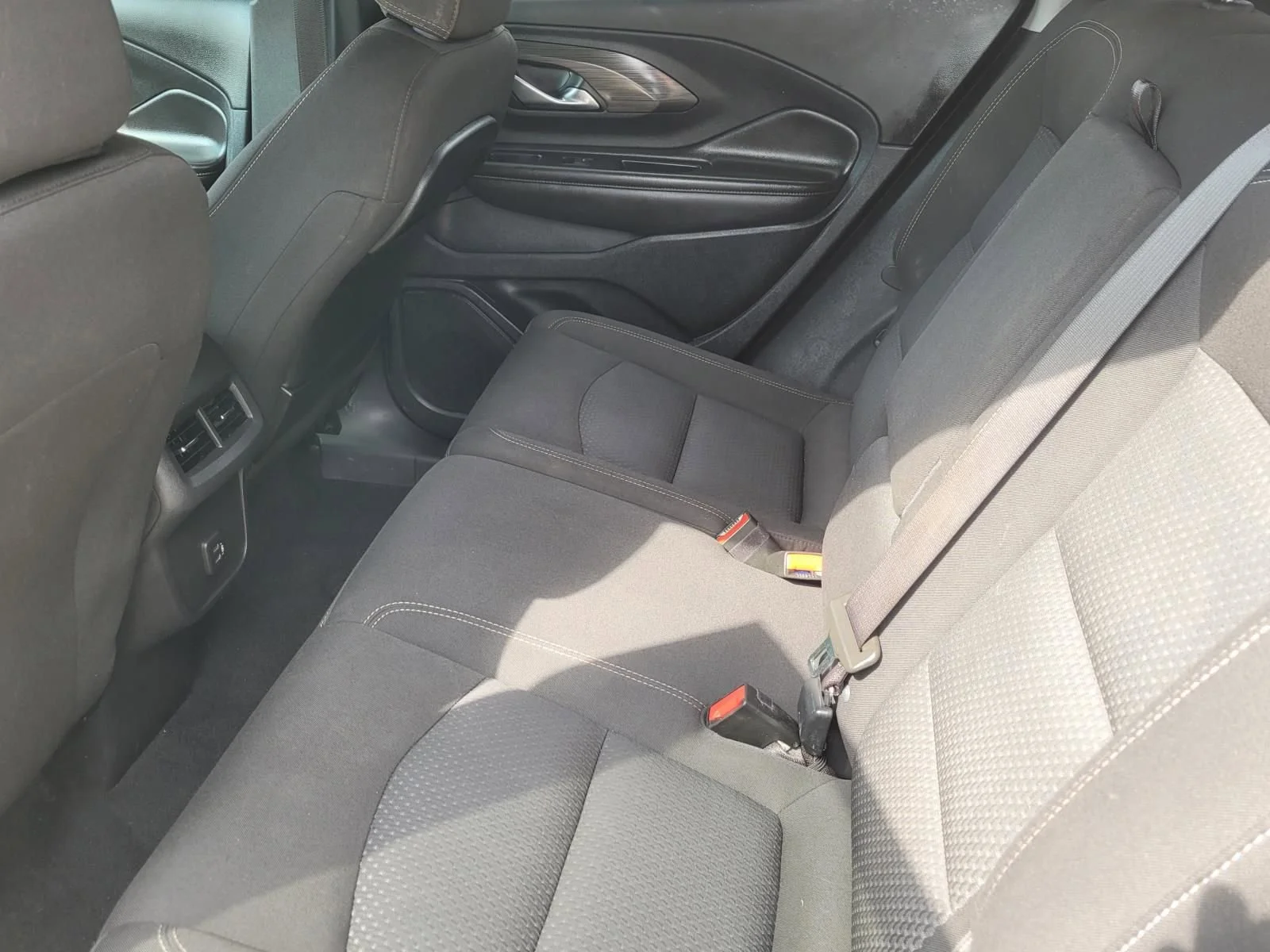 Used 2022 Summit White GMC SLE image 17