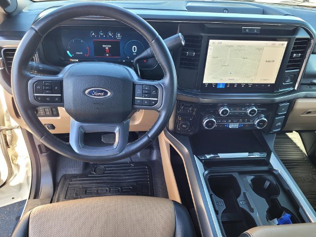 Used 2025  Ford Lariat image 9