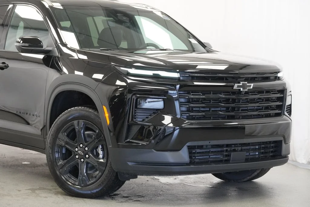 New 2027 Mosaic Black Metallic Chevrolet LT image 9