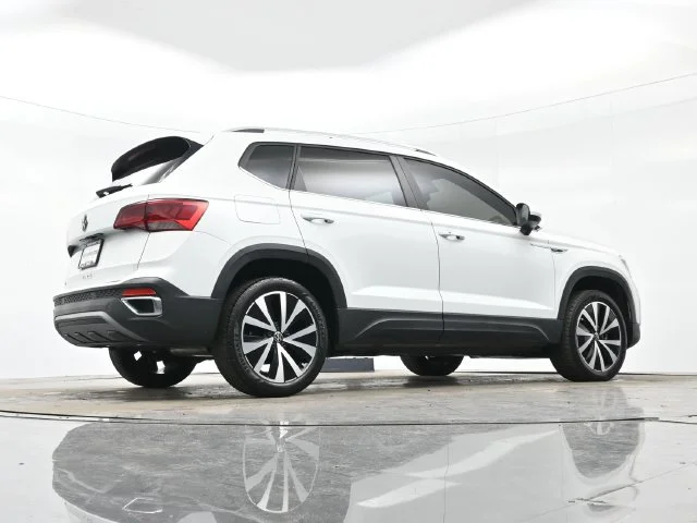Used 2022 Pure White [white Volkswagen SE image 30
