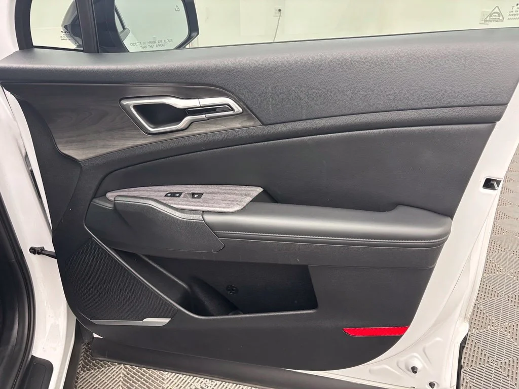Used 2023 White Kia X-Line image 31