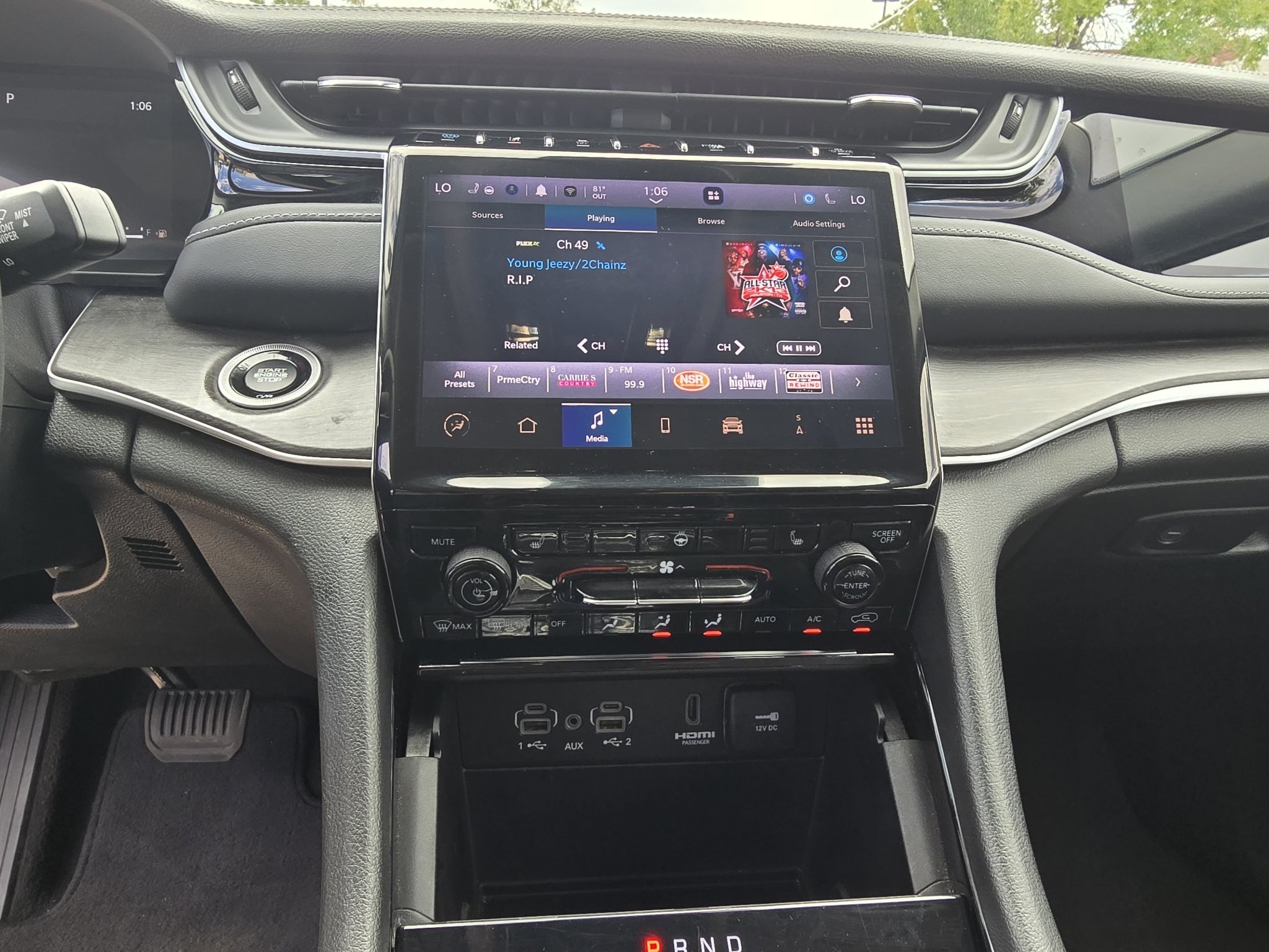 Used 2023 Silver Zynith Jeep 4xe image 21