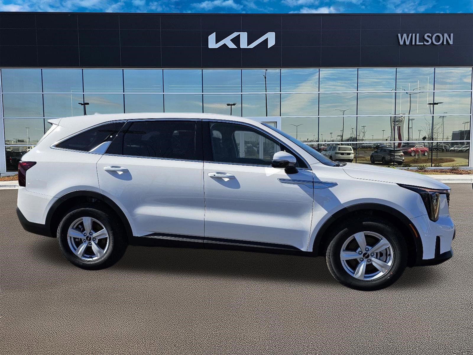 New 2025 Glacial White Pearl Kia LX image 2