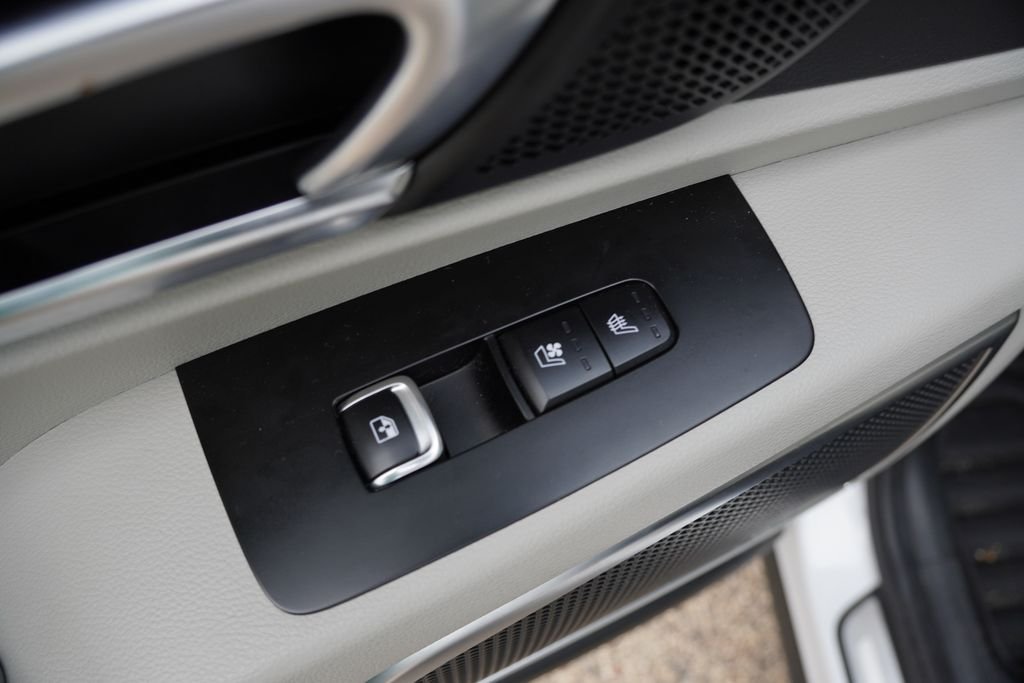 Used 2022 Glacial White Pearl Kia SX image 4