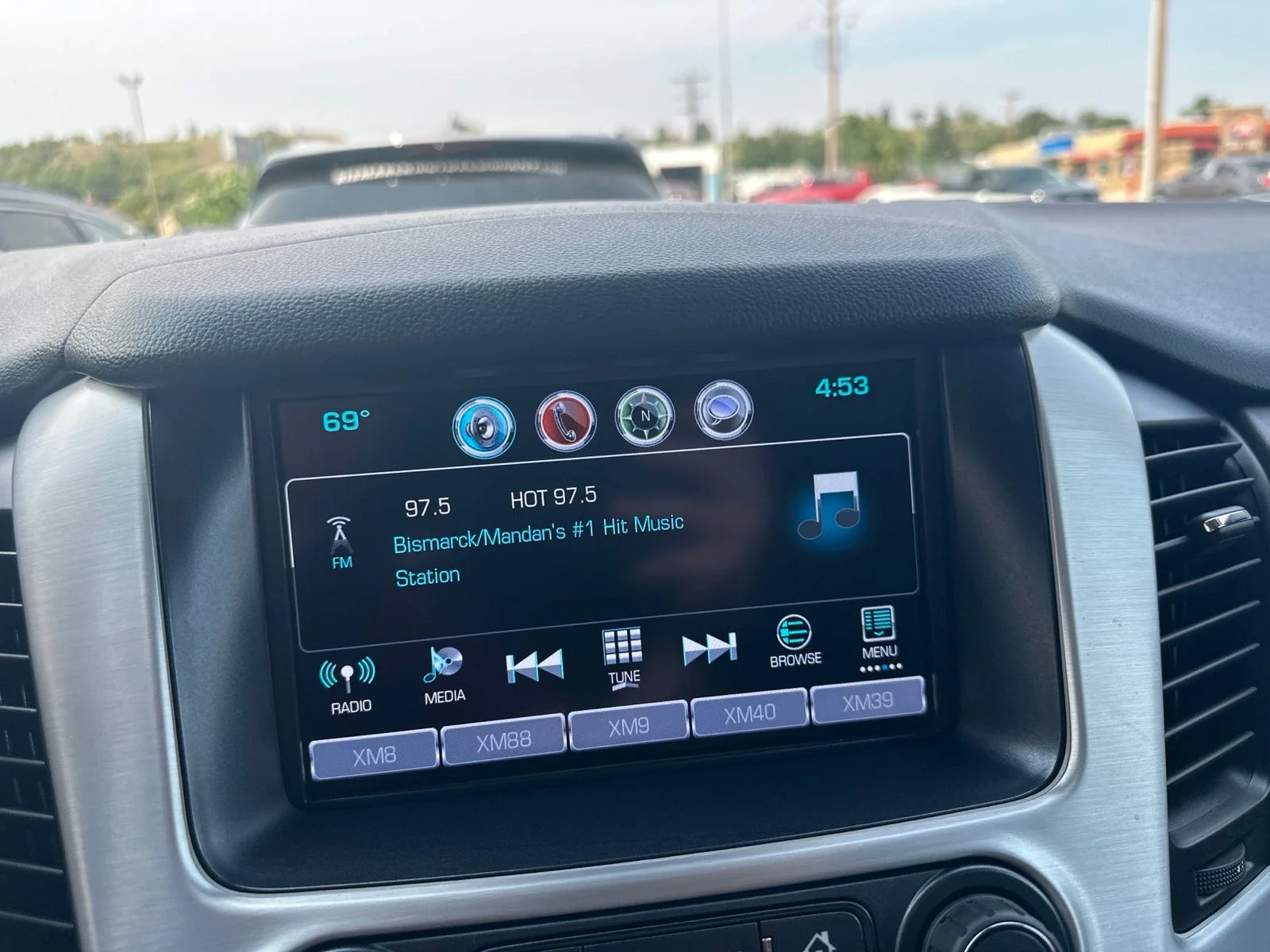 Used 2018 Red GMC SLT image 58