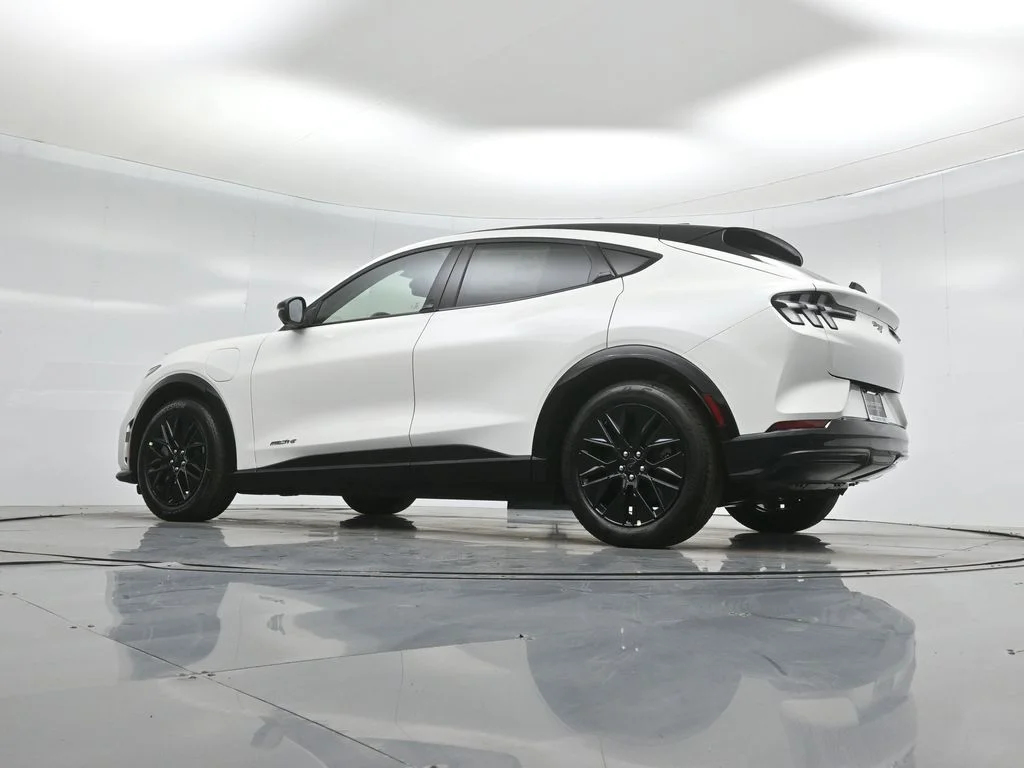 New 2026 Star White Metallic Tri-coat Ford Premium image 49