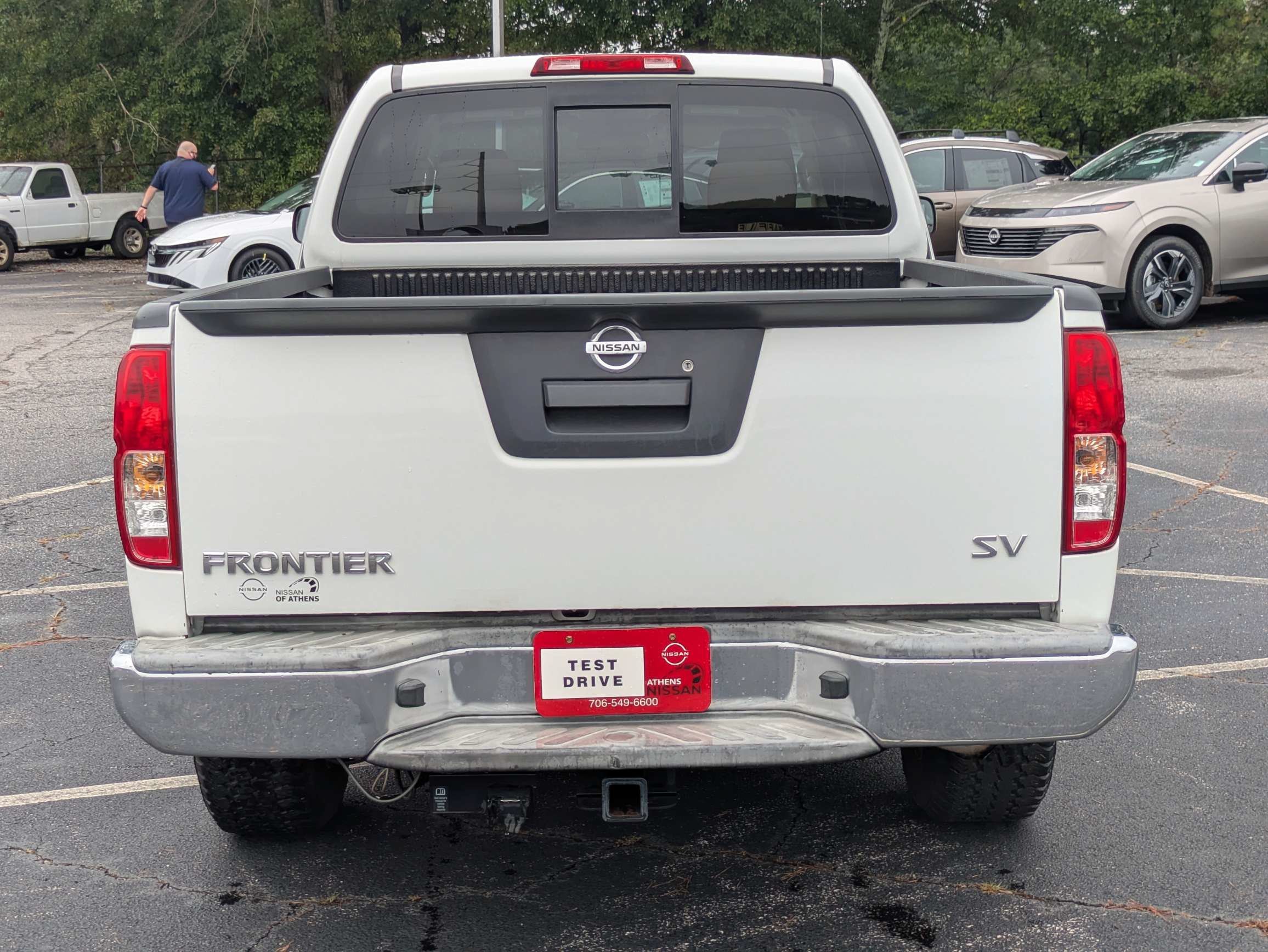 Used 2015 White Nissan SV image 4