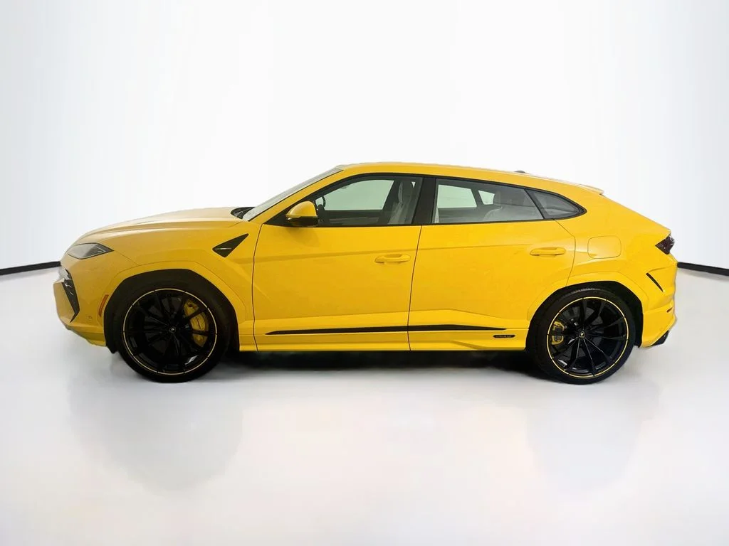 Used 2026 Giallo Auge Metallic Lamborghini SE image 8
