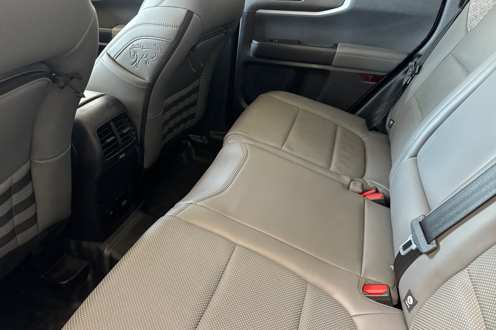 Used 2025 White Ford Badlands image 15