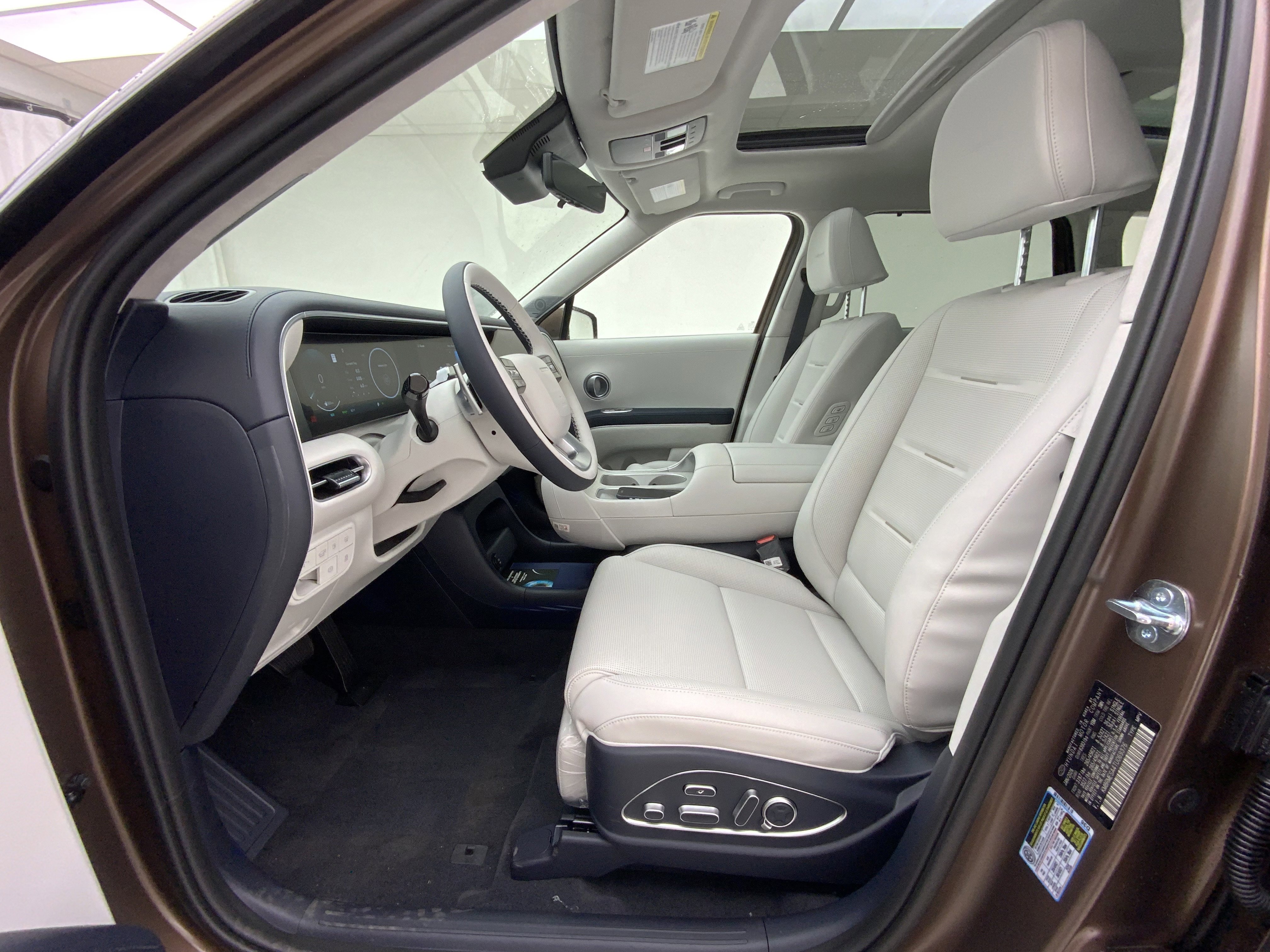 New 2026 Earthy Brass Matte Hyundai Calligraphy image 12