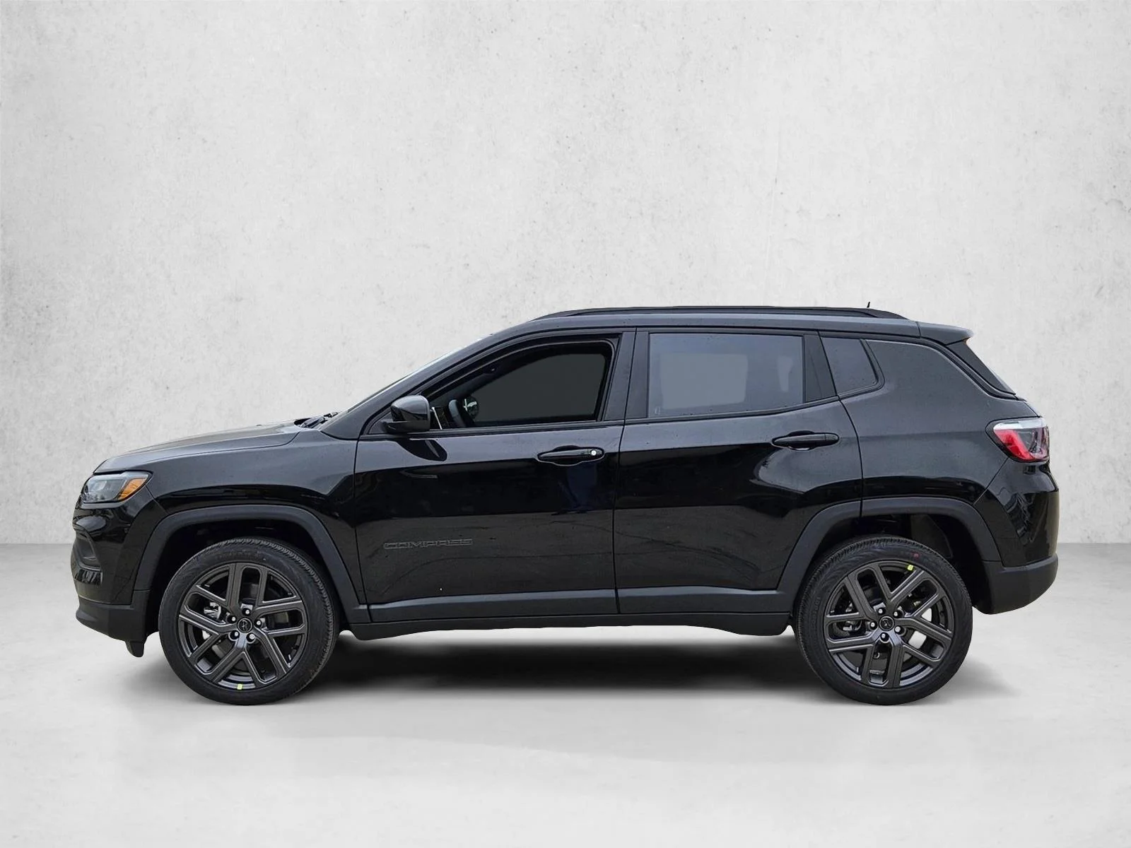 New 2026 Diamond Black Crystal Pearlcoat Jeep Latitude Altitude image 5