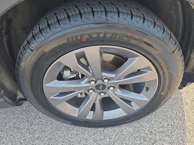 Used 2024 Silver Metallic Ford XLT image 17